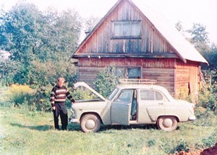Солженицын у любимого «Дениса» на фоне дачи «Борзовка»
